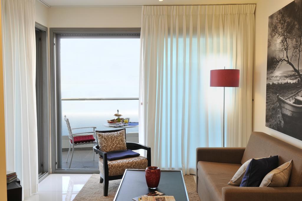 West Tel Aviv- All Suites Hotel By The Sea Ruang foto