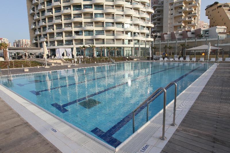 West Tel Aviv- All Suites Hotel By The Sea Bagian luar foto